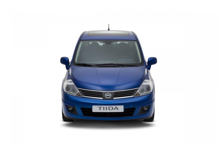  Nissan Tiida 2005 года  (фото 39 из 52)